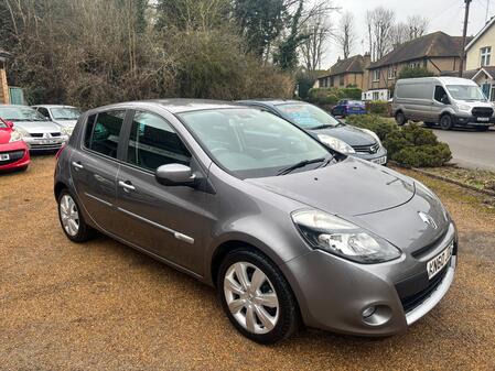 RENAULT CLIO 1.2 TCe PRIVILEGE TOM TOM SAT NAV LOW MILEAGE FULL SERVICE HISTORY 